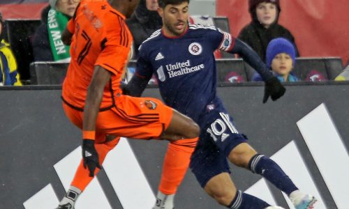 Midfielder Carles Gil inks four-year extension with Revolution