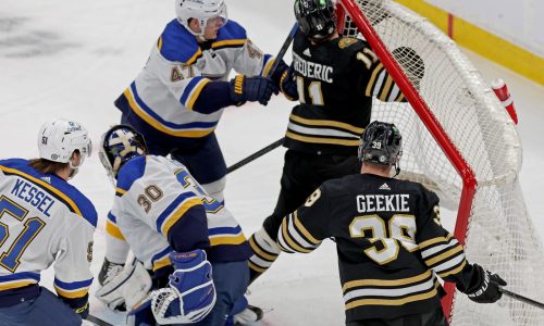Bruins turn in stinker, lose to Blues, 5-1