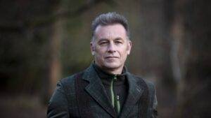 Chris Packham given permission to bring judicial review of government’s net zero rollback