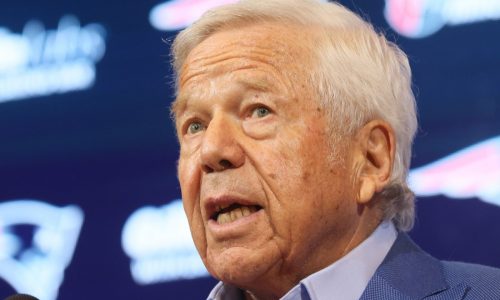 Robert Kraft would like to see Patriots land ‘top-rate young quarterback’