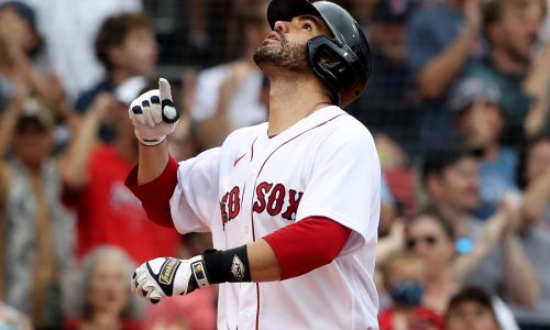 Report: Former Red Sox DH J.D. Martinez signs with Mets