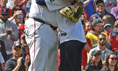 With focus on family and ’04 teammates, Red Sox put together perfect tribute to Tim Wakefield