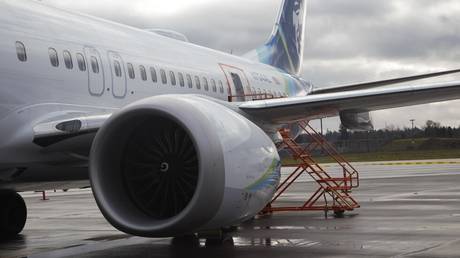 Boeing 777 diverted after toilet overflows into cabin