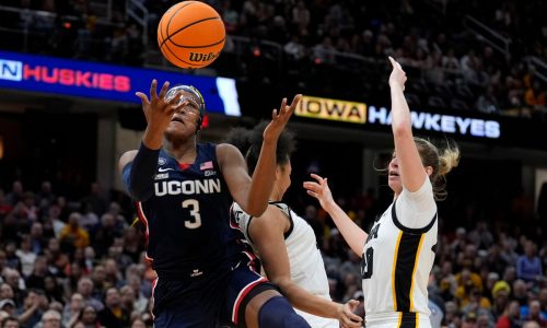 Dom Amore: Refs whistled away UConn women’s last shot, but season can be remembered for the best reasons
