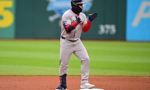 Abreu, Devers, Wong combine for 11 hits, Sox shut out Guardians