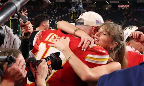 Taylor Swift, Travis Kelce continue A-list double dates with Patrick, Brittany Mahomes in Vegas