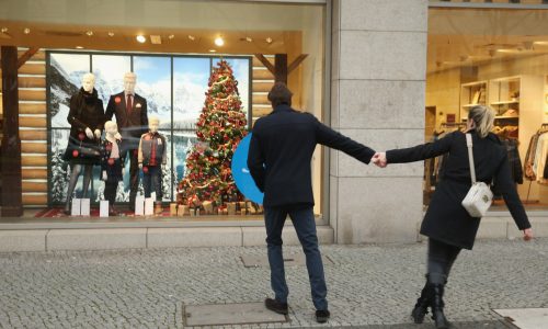 How couples can share the mental load of money management