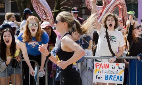 ‘It’s a joy’ Wellesley crowd cheers Boston Marathon runners at halfway point