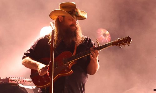 Concert review: Chris Stapleton keeps the focus on his songs at U.S. Bank Stadium