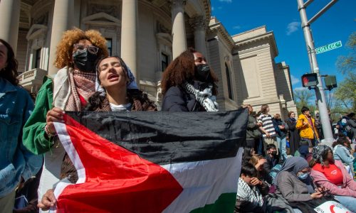 PHOTOS: Hundreds of Yale Students block intersection after 45 arrested