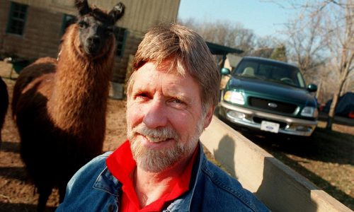 Group hoping to get Jim Carter’s name attached to South St. Paul stadium