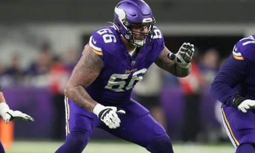 Source: Vikings agree to terms with veteran guard Dalton Risner