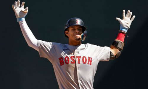 The bats awaken: Red Sox score 9 to avoid sweep, snap Twins’ 12-game win streak