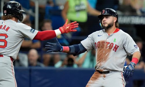 Red Sox score eight unanswered runs, beat Rays 8-5 to complete sweep