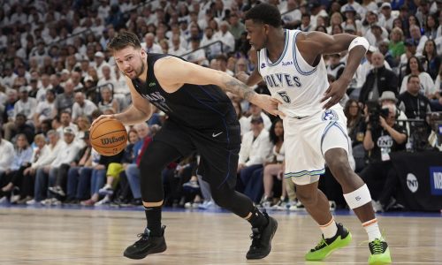 Luka Doncic drills late triple to put Timberwolves down 2-0 in West Finals