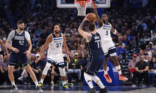 Karl-Anthony Towns comes alive in second half to carry Timberwolves past Dallas in Game 4, keep season alive