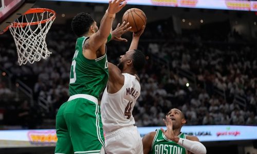 Jayson Tatum scores 33 points, leads Celtics to Game 3 victory