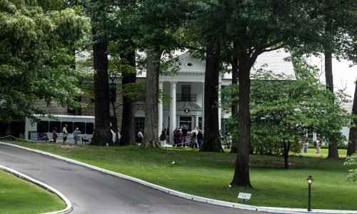 Graceland flap highlights estate scams