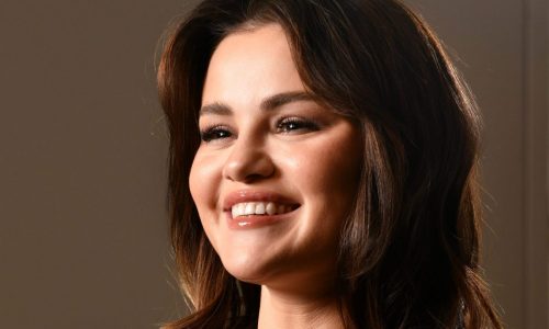 Selena Gomez hangs out with LA chefs in her new Food Network series