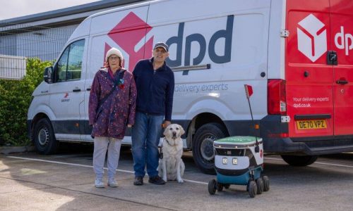 Guide Dog Befriends DPD Robot Following Initial Spook