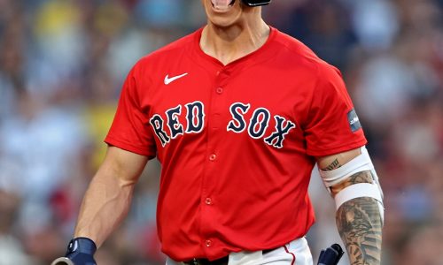 Red Sox place OF Tyler O’Neill on 10-day IL with right knee inflammation