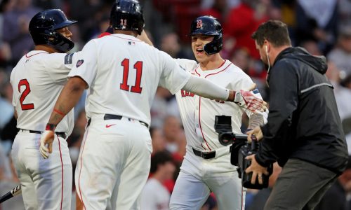 Red Sox OF Tyler O’Neill receives cortisone shot in knee