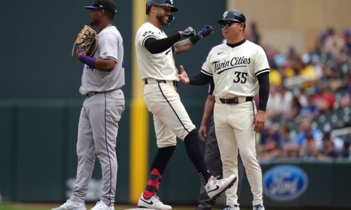 Twins offense erupts for 24 hits in win over Rockies