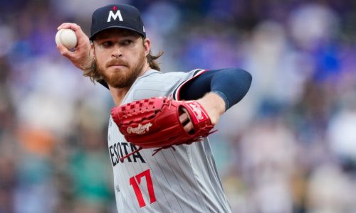 Twins lose lead late and drop game in extra innings to Mariners