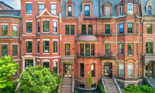 Home Showcase: Back Bay penthouse delivers