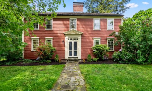 Home Showcase: Start a new history with Framingham Colonial