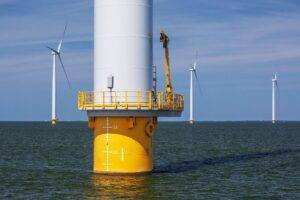 Britain Urged to Triple Offshore Wind Farm Construction Pace