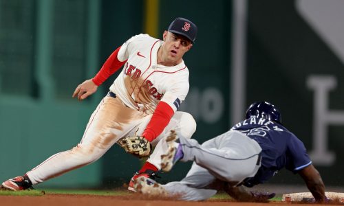 Red Sox place two infielders on injured list, recall Bobby Dalbec