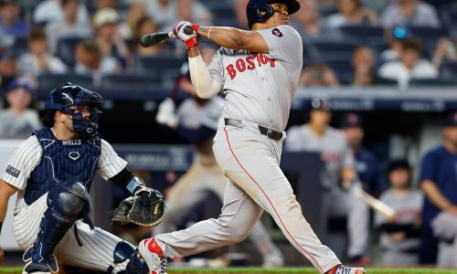 Red Sox 3B Rafael Devers posting All-Star numbers despite lingering shoulder soreness