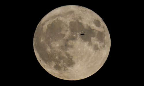 Scientists say moon caves could provide shelter 