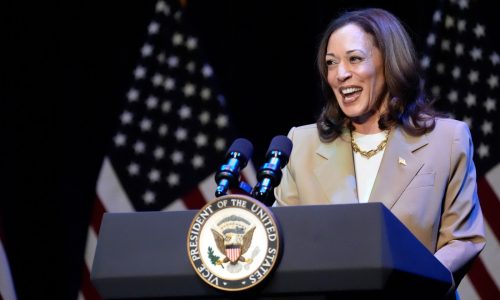 Kamala Harris makes Pittsfield her 1st campaign fundraiser stop