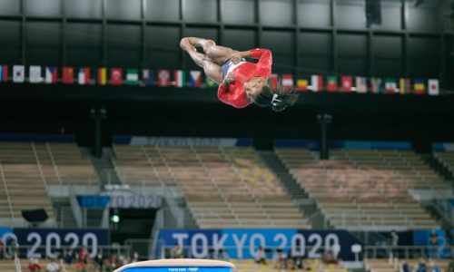 ‘Simone Biles Rising’ review: An elite gymnast untangles the twisties
