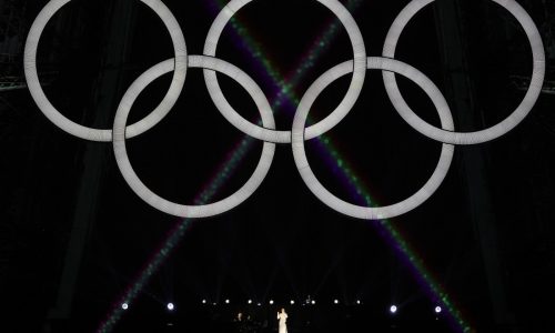 Celine Dion serenades Paris, and now the Games can begin