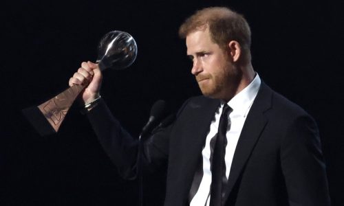 Prince Harry’s olive branch to Pat Tillman’s mom at ESPYS doesn’t quiet controversy