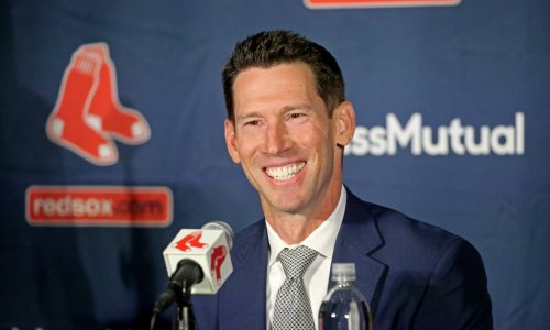 Red Sox point-counterpoint: How should Boston, Breslow approach the all-important trade deadline?