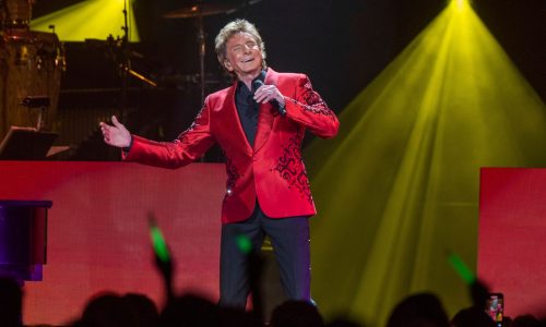 Barry Manilow is playing St. Paul for the final time, and this time he actually means it