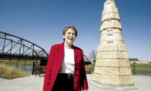 Pat Owens, mayor who led Grand Forks through historic 1997 flood, dies at 83