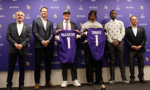 Vikings sign rookie quarterback J.J. McCarthy, rookie edge rusher Dallas Turner