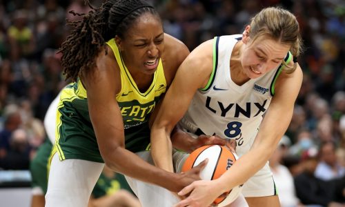 Seattle stomps shorthanded Lynx