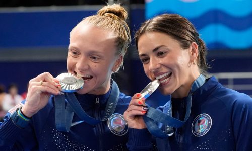 Former Gophers diver Sarah Bacon helps U.S. win first medal in Paris