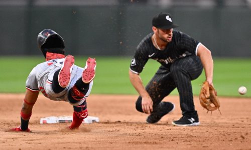 Brooks Lee helps spur Twins’ extra-inning win