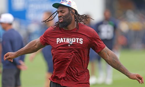 Contract disputes distract Patriots’ first padded practice of training camp