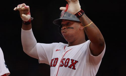 Devers, Duran hit Padres knuckleballer hard to avoid sweep