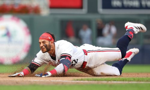 Twins keep White Sox grounded with 6-2 victory