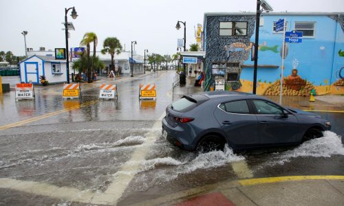 Debby barrels toward Florida