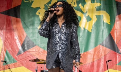 H.E.R. will sing at the Paris Olympics’ closing ceremony as part of the handover to Los Angeles